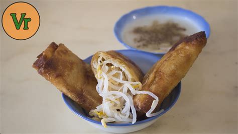 Rabattre les deux côtés de la feuille qui formeront les extrémités du rouleau sur la garniture. Spring Roller Feuille Rouleau De Printemps Recettes ...