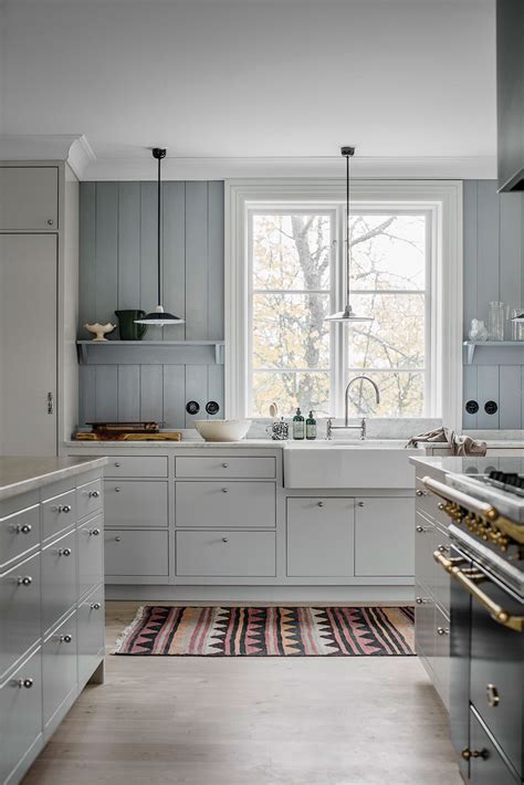 Traditional kitchen designs tend to feature more adornment and decorative flourishes, like cabinets. European Kitchen Design Inspiration - Tidbits