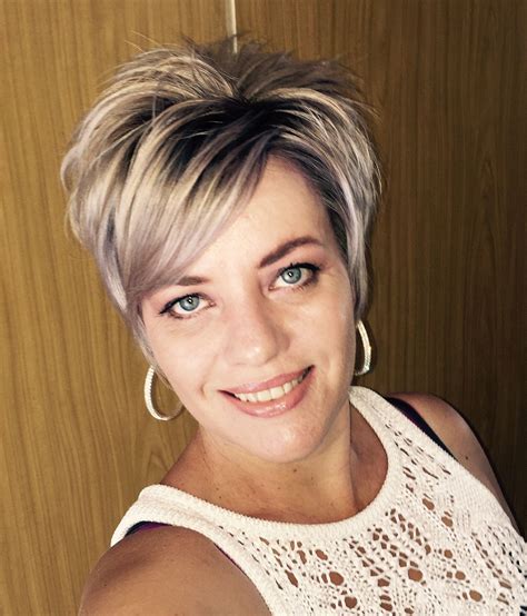 Pin By Hannelie On Haarstyle Short Hair Cuts Short Hair Haircuts Hair Color And Cut