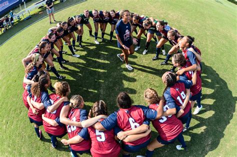 Team Huddle Lmu Womens Soccer Vs Utah Sept 1 2017 Lmu This Week