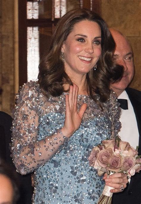 Kate Middletons Baby Bump Is So Sparkly In This Insanely Glamorous Gown