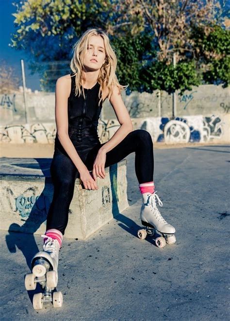 Pin By Kenzie On Beauties And Rollerskates Bladers Girls Roller Skates Skate Girl Roller Girl