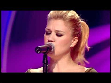 Kelly clarkson's official music video for 'because of you'. Kelly Clarkson - Because of you (Live) - YouTube