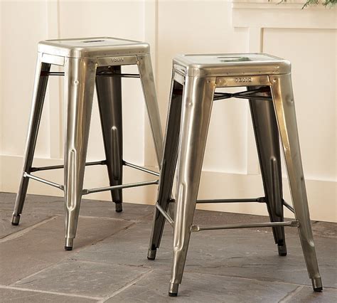 Tolix sırtlı ve sırtsız bar sandalyeleri mutfak ve diğer mekanlar için uyumludurç. ELLA MODERN: The Tolix Chair