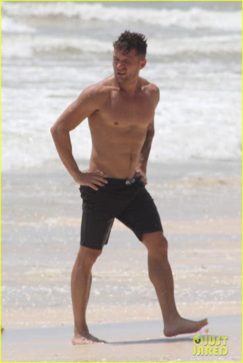 Photo Ryan Phillippe Showing Off Shirtless Body Again Photo Just Jared