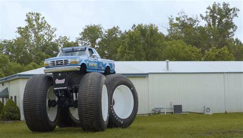 Bigfoot 5 The Tallest Widest And Heaviest Monster Truck That Ever