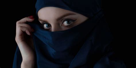 Halal Sex Guide Muslim Woman Umm Muladhat Publishes Sex Manual Huffpost Uk
