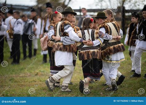 Vama Romania September 28th 2019 Kids Wearing Traditional Dancing