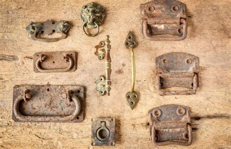 How To Date Antique Furniture Hardware Lovetoknow In 2021 Antiques