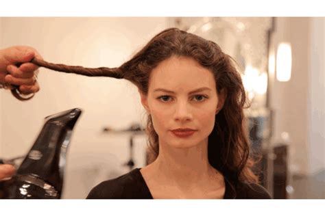 How To Get Perfectly Slept In Messy Curls