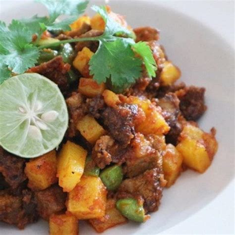 Rasanya enak, gurih, renyah dan pedas, sangat pas dimakan dengan nasi yang masih. Resep Sambal Goreng Kentang Ati Ampela Diah Didi