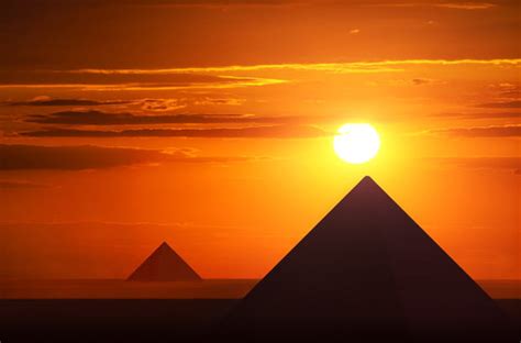 Les Pyramides De Gizeh En Egypte