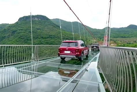 Worlds Longest Glass Bridge Opens In Chinas Three Gorges Scenic Area