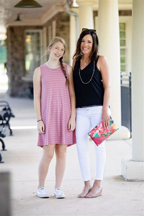 Mother Daughter Summer Dinner Out Looks In 2020 Spring Summer Fashion Mother Daughter Summer