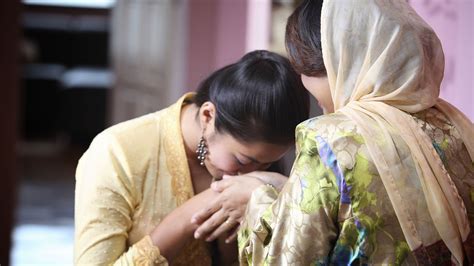 Girls wear jewellery and boys new 'songkoks'. How To Celebrate Hari Raya Aidilfitri At Home Amid COVID-19
