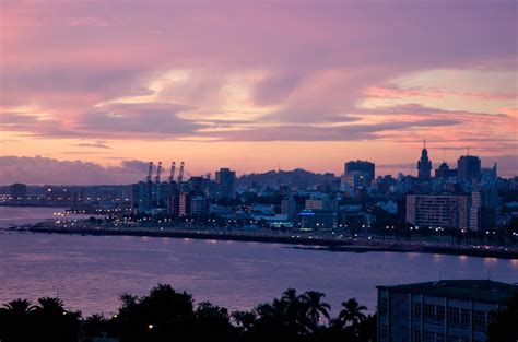Average and Minimum Salary in Montevideo, Uruguay - Check in Price