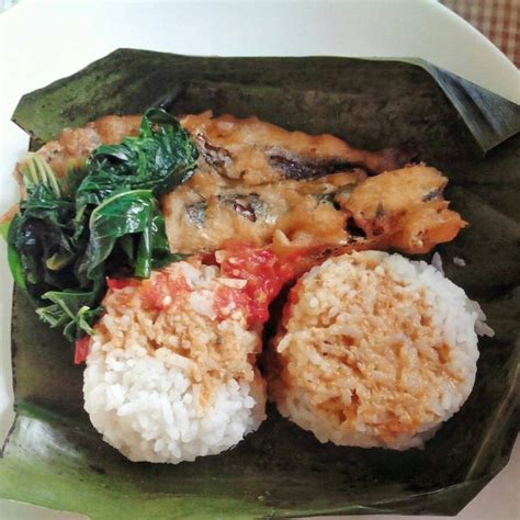 Ternyata tidak hanya itu, masih banyak makanan tradisional papua barat yang juga terkenal akan kenikmatan dan keunikannya. 55+ Makanan Khas Sumatera Barat (NAMA, PENJELASAN, GAMBAR)