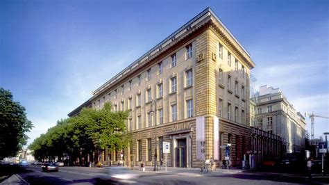 Online and mobile banking at u.s. Deutsche Bank Berlin Space