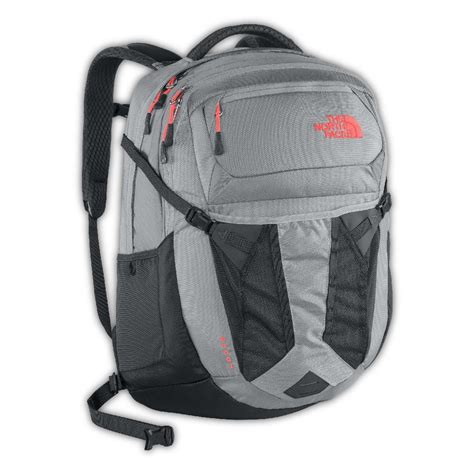 With an enhanced set of features, you can't go wrong with the north face® recon 18 backpack. The North Face Recon Backpack Women`s