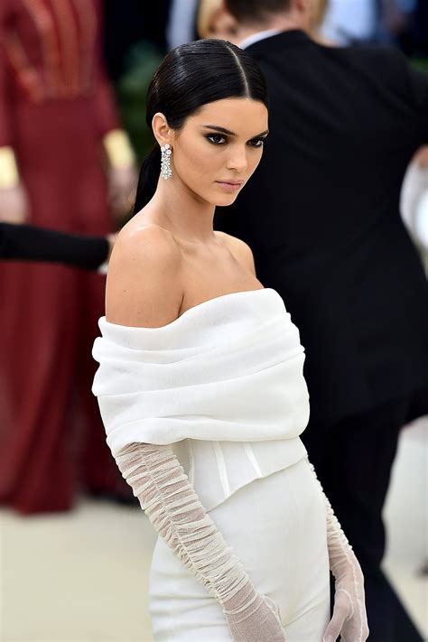 Kendall Jenner Su Rutina De Abdominales Revelada Por Su Entrenador Vogue