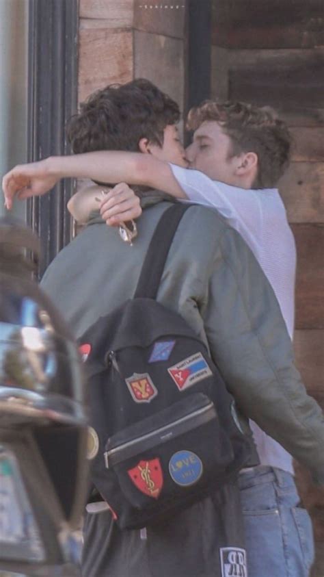 gay aesthetic couple aesthetic cute gay couples cute couples goals tumblr gay men kissing