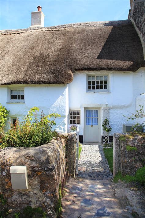 Pet / dog friendly cottages available. New, Wynwallow Cottage in Lizard
