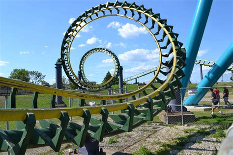 Canadas Wonderland Dragon Fire