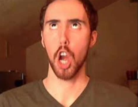 » Asmongold » Asmongold talks about those rerun streams @Twitch