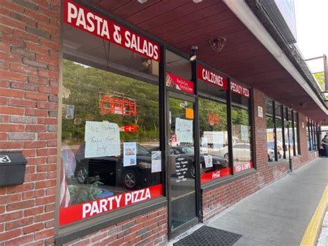 Famous Pizza 22 Photos And 57 Reviews 433 Main Rd Tiverton Rhode