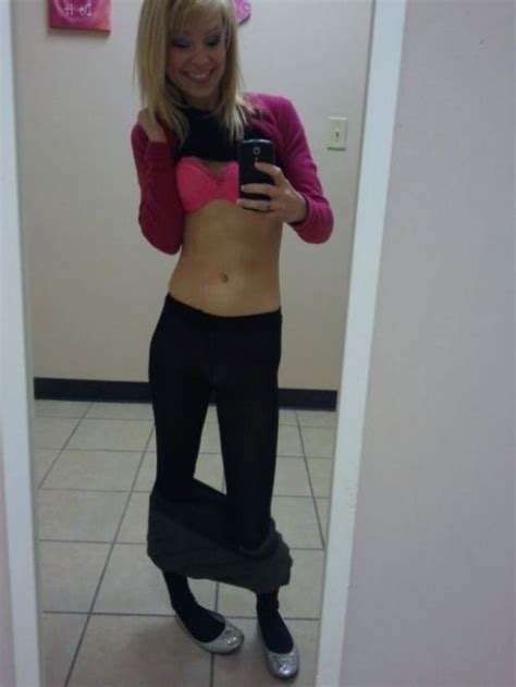 Chivettes Bored At Work 30 Photos