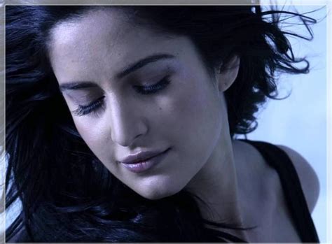 Super Hot Videos Bollywood Actress Katrina Kaif Snubs John Abraham As Bipasha Basu Looks On