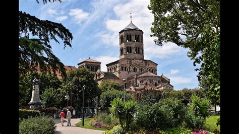 Jump to navigation jump to search. Saint Austremoine d'Issoire - Art Roman - Auvergne ...