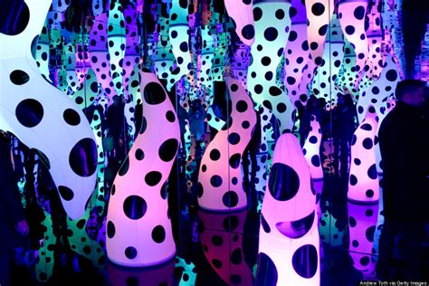 New Yorkers Flock To Yayoi Kusamas New Bespeckled Infinity Rooms