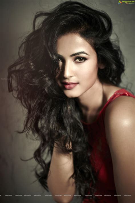 Sonal Chauhan Wallpapers Wallpaper Cave