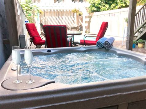 Best Airbnbs With Hot Tubs In New York For Best Places To Stay In NYC