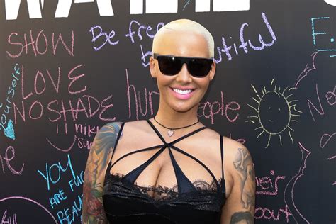 amber rose parties with drake for new year s weekend