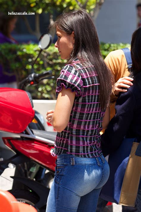 Chicas Culonas En Jeans Ajustados Mujeres Bellas En La Calle