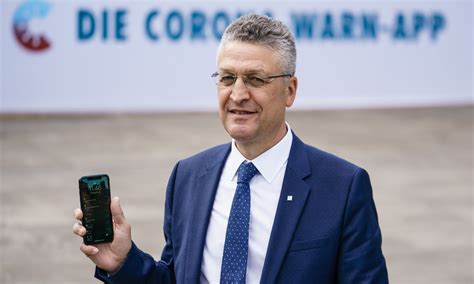 Free for commercial use no attribution required high quality images. Neue Corona-Warn-App läuft - Regierung wirbt fürs ...