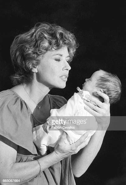 French Actress Marlene Jobert And One Of Her Twin Daughters Nachrichtenfoto Getty Images