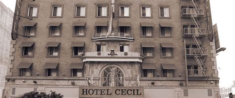 It has been refurbished in 2004. Cecil Hotel - O hotel da morte