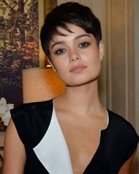 14 Gorgeous Square Jaw Short Haircuts That Are Super Cuts