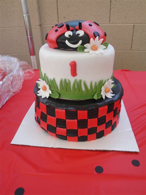 Ladybug Cakes Decoration Ideas Little Birthday Cakes