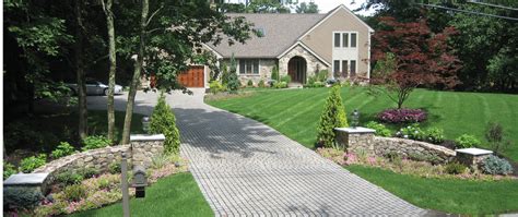 Roi And Curb Appeal Design Works Nh In 2020 Landscaping Entrance