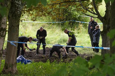 Police Dig Up Part Of Bearsden Field As Forensics Probe ‘disturbed Land