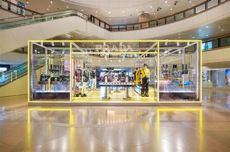 Directed by raj nidimoru and krishna d.k., 'shor in the city' follows the trials and tribulations of the characters. The Prada Thunder Pop-up Store Opens in Harbour City ...