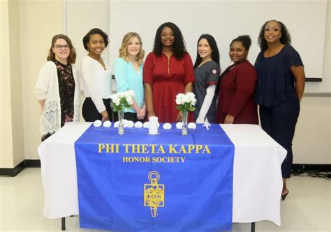 Phi Theta Kappa Chapter At Hinds Cc Nursing Allied Health Center Inducts New Members Hinds