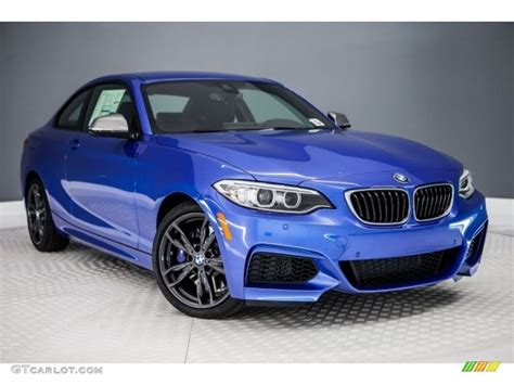 Debuting on the bmw m3 e30 in 1986, the colour made its big comeback in 2016 with the bmw m3 30 years edition. 2017 Estoril Blue Metallic BMW 2 Series M240i Coupe #117630160 Photo #12 | GTCarLot.com - Car ...