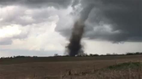 Dramatic Video Of Nebraska Tornado The Weather Channel