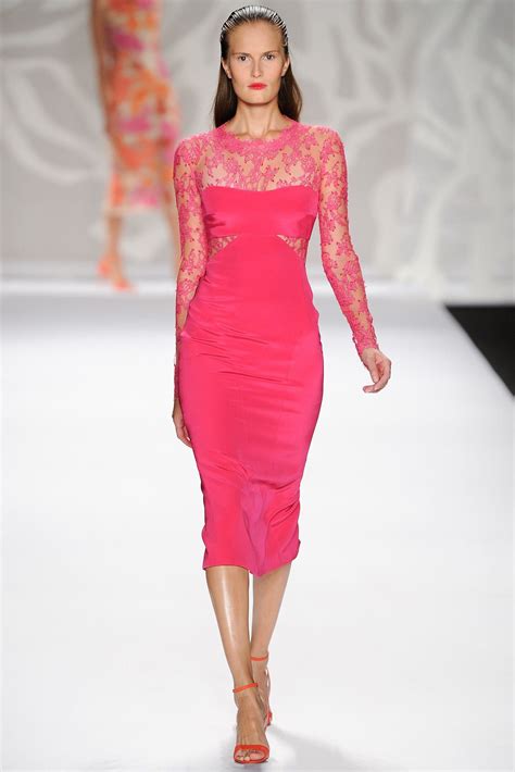 Monique Lhuillier Spring 2014 Ready To Wear Fashion Show Pink Fashion