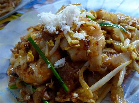 Char kway teow!be sure to like, comment and subscribe. Penang Aug 08 - 72 Sisters' Char Kuey Teow | Sisters' char ...